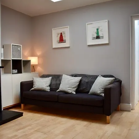 Charming 2 Bedroom In Location Dublino