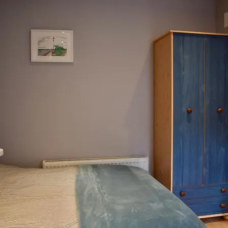 Charming 2 Bedroom In Location